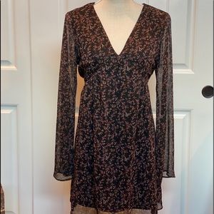 Cute Sheer Open Back Long Sleeve V-Neck Dress